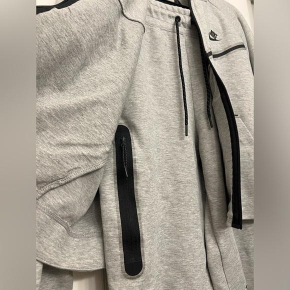 Nike Tech Tracksuit - Picture 6 of 11